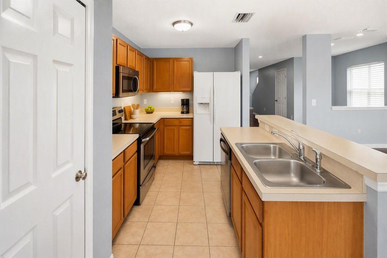 8532 Edgewater Place Blvd - Photo 5 of 30