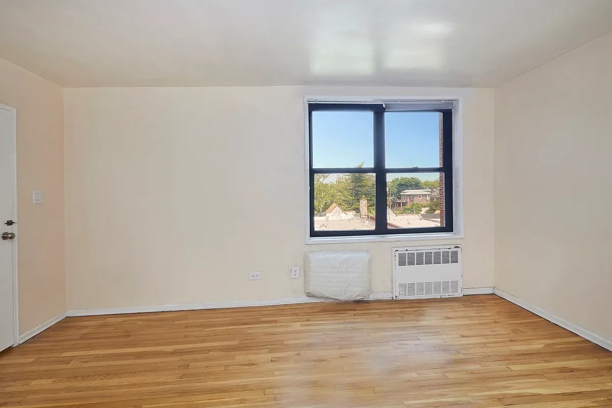 1270 E 51st St - Photo 3 of 10