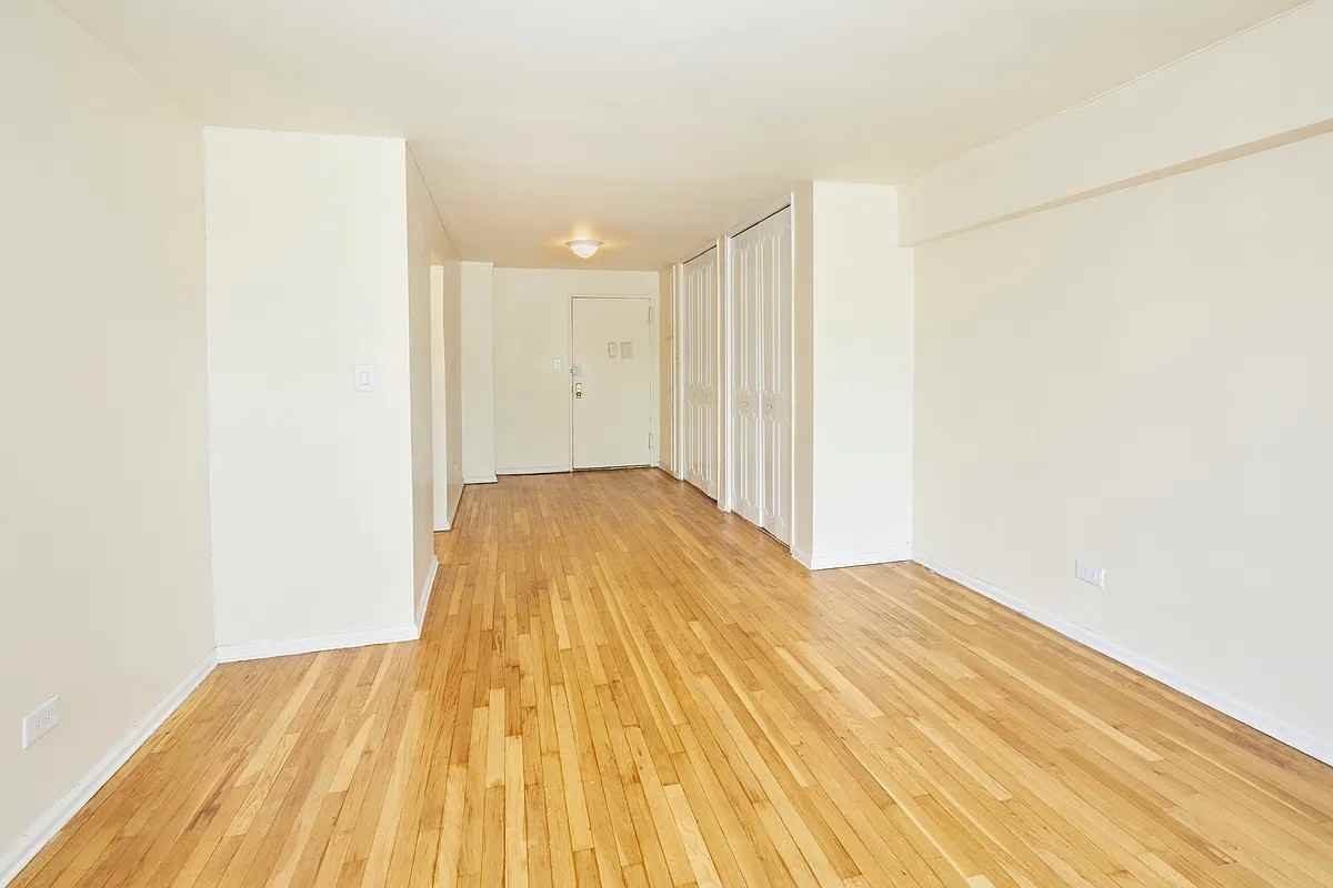 1270 E 51st St - Photo 5 of 10