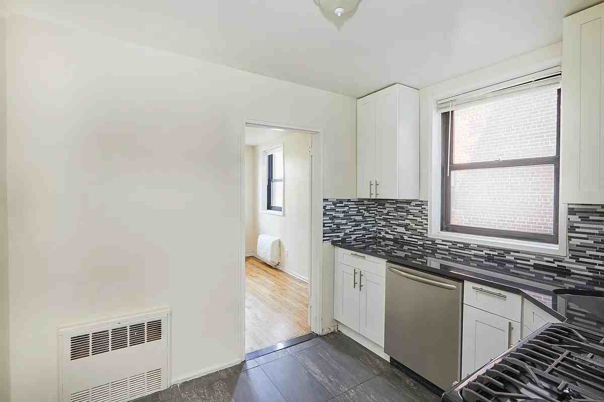 1270 E 51st St - Photo 7 of 10