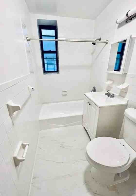 524 W 152nd St - Photo 4 of 8