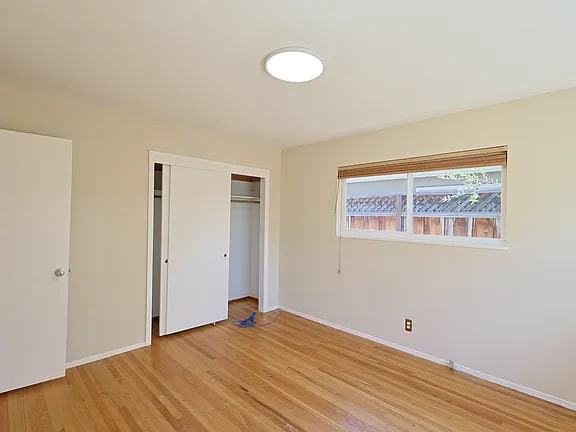 1672 Nightingale Ave - Photo 3 of 4