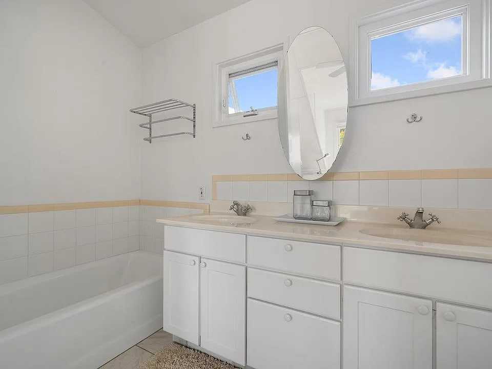 2149 Dartmouth St - Photo 2 of 3