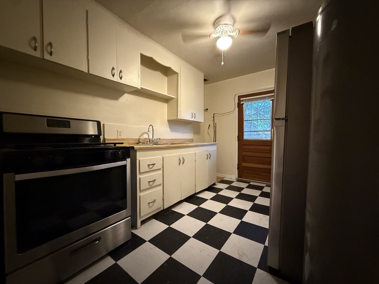 902 11Th St Nw - Photo 3 of 16