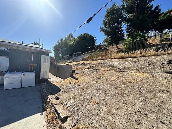 8136 Dodie St #D - Photo 4 of 10