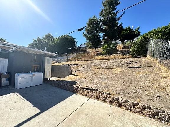 8136 Dodie St #D - Photo 5 of 10