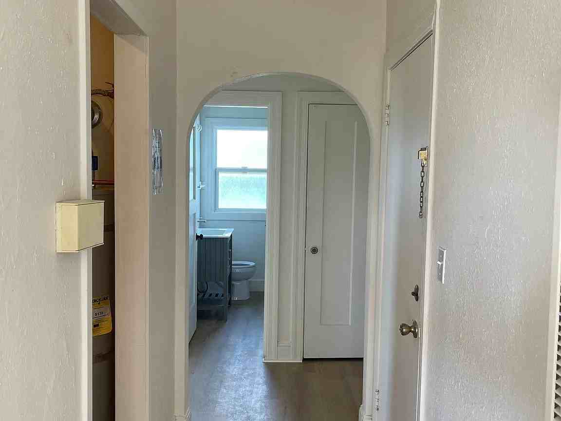 2238 7th St #B - Photo 3 of 9