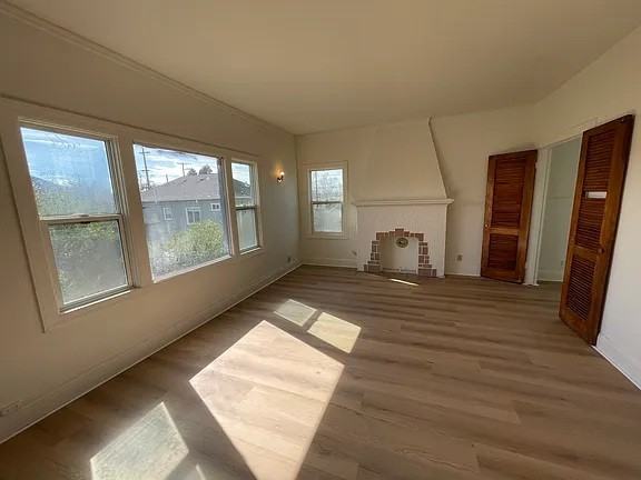 2238 7th St #B - Photo 6 of 9