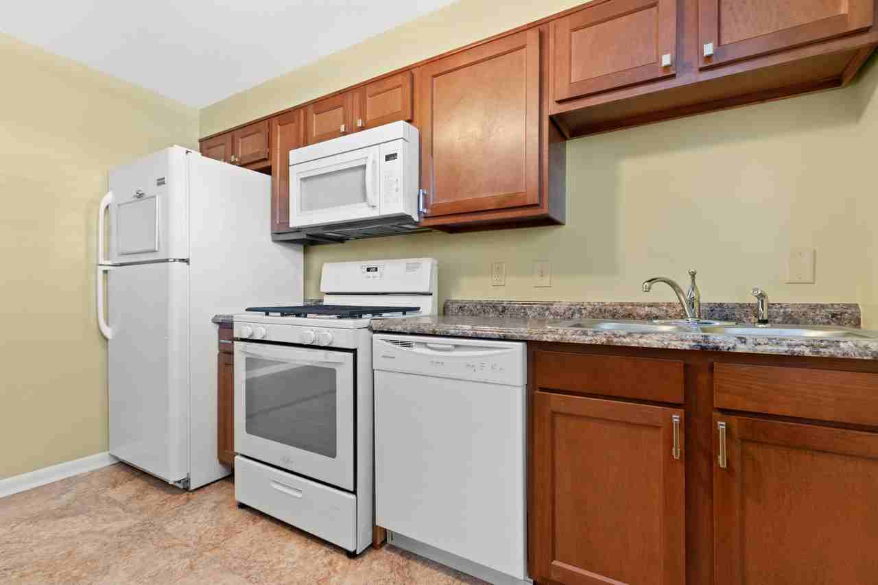 69 N 20th St #H - Photo 4 of 13