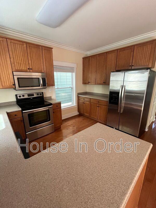 129 Aurora Dr #5 - Photo 2 of 22