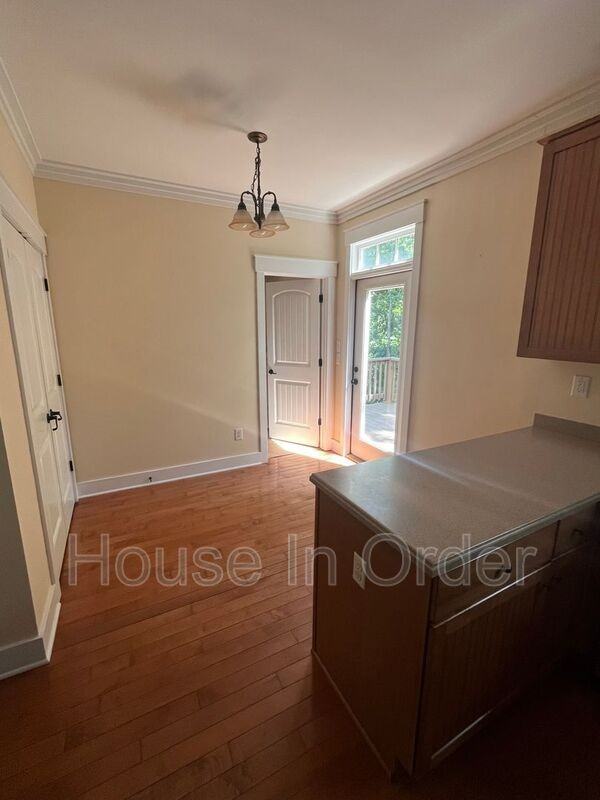 129 Aurora Dr #5 - Photo 4 of 22