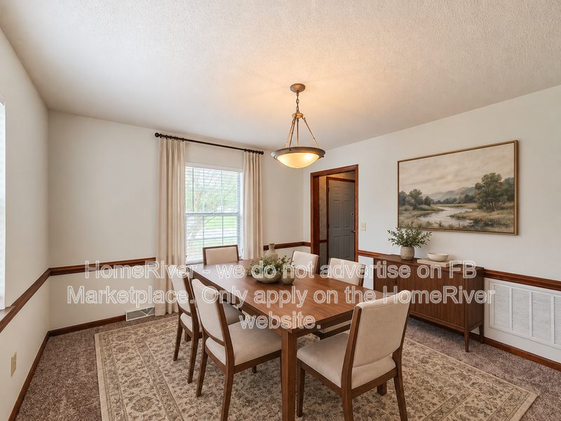 9444 Stately Oak Ln - Photo 4 of 28