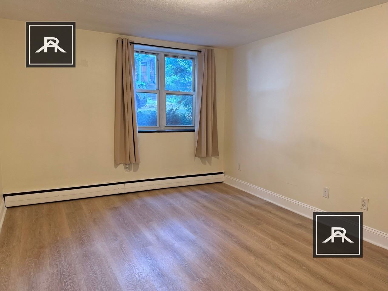 221 Kent St #5 - Photo 5 of 8
