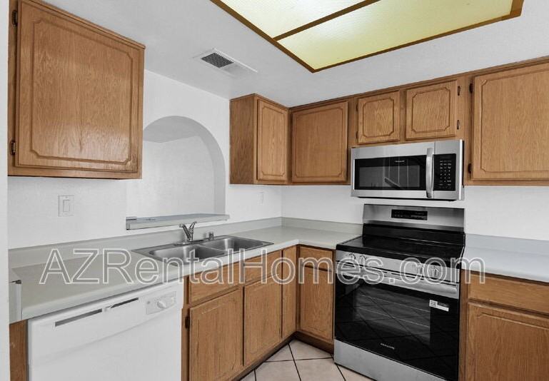 615 W 13th St - Photo 5 of 25