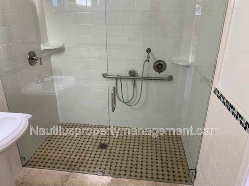 224 Center St #14 - Photo 6 of 6