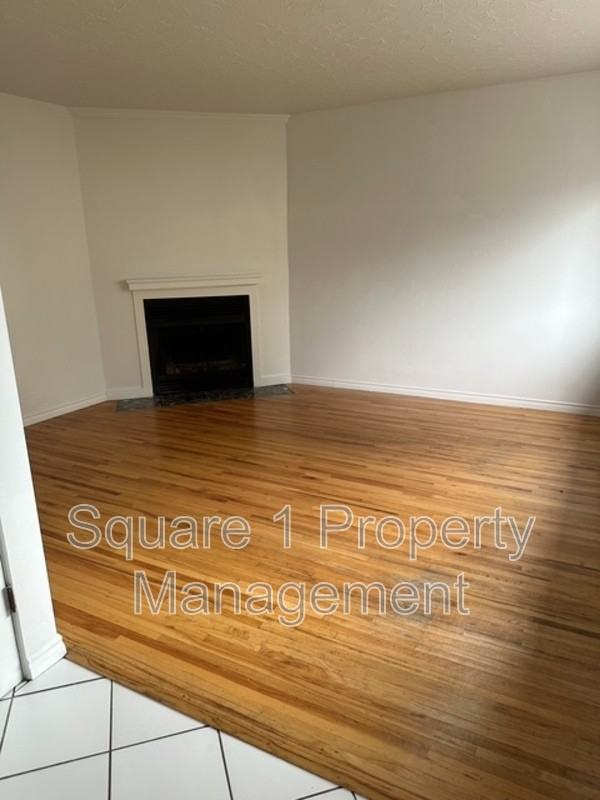 10036-117 Street #301 - Photo 2 of 5