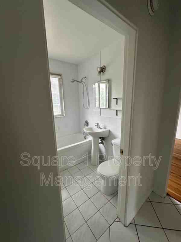 10036-117 Street #301 - Photo 4 of 5