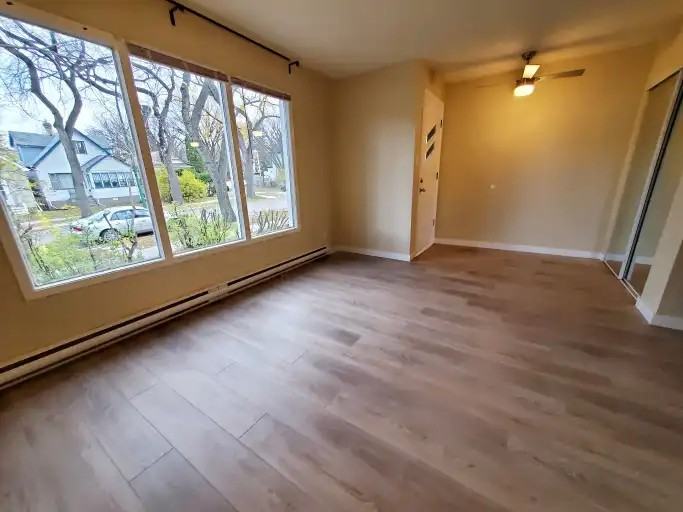195 Morley Ave #A - Photo 2 of 9