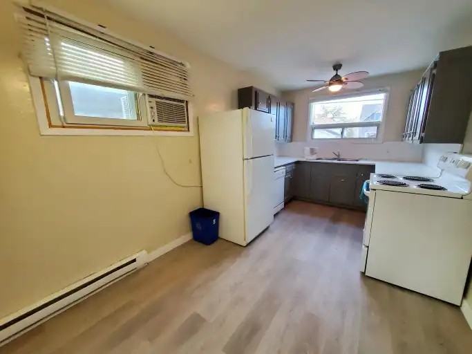 195 Morley Ave #A - Photo 4 of 9