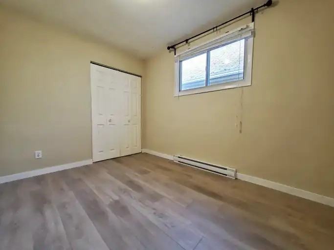 195 Morley Ave #A - Photo 6 of 9