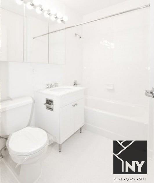 Wall St #2114 - Photo 5 of 7