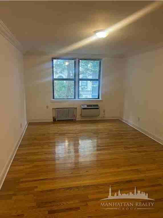 E 80th St #3G - Photo 2 of 9
