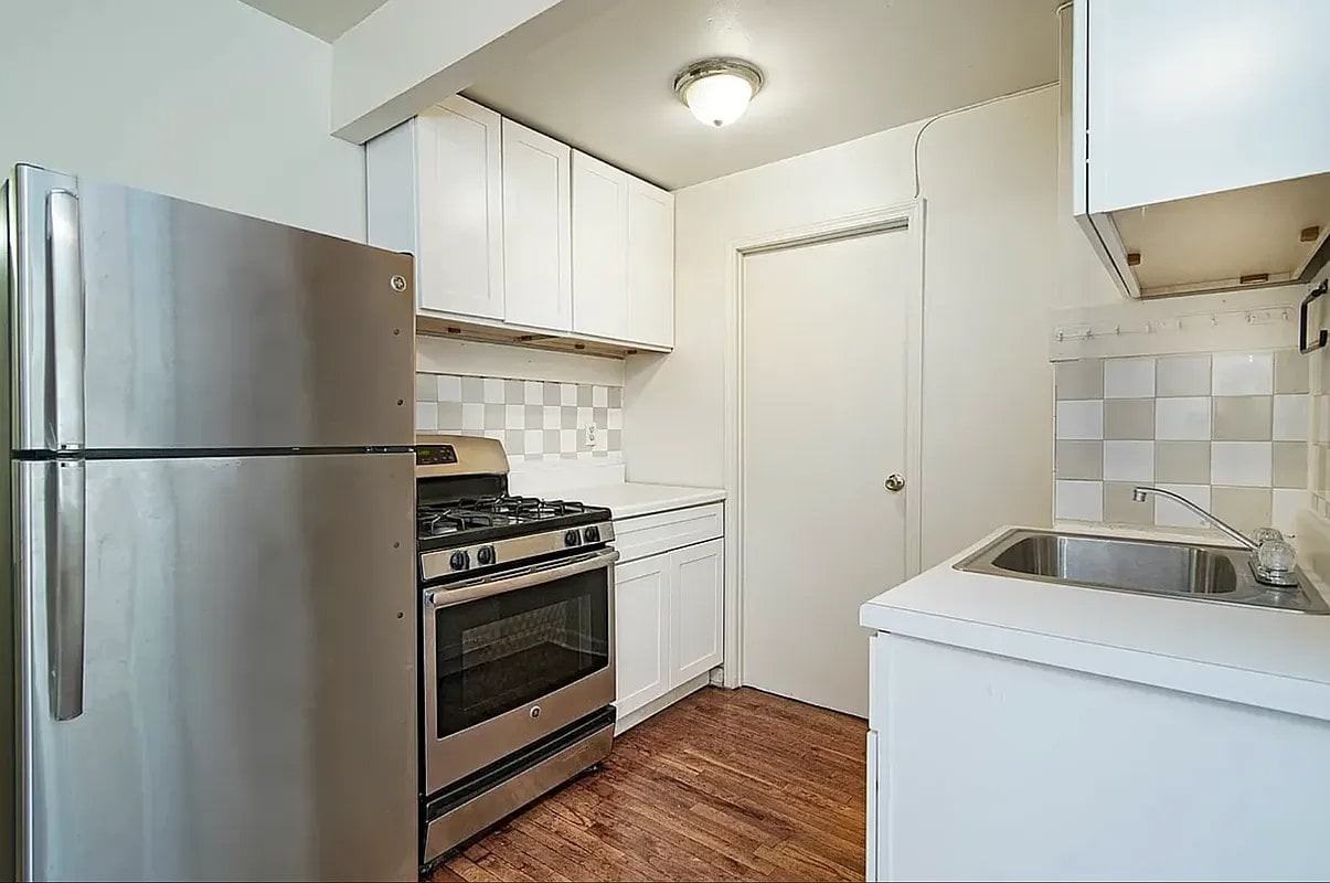 205 Allen St #10N - Photo 4 of 5