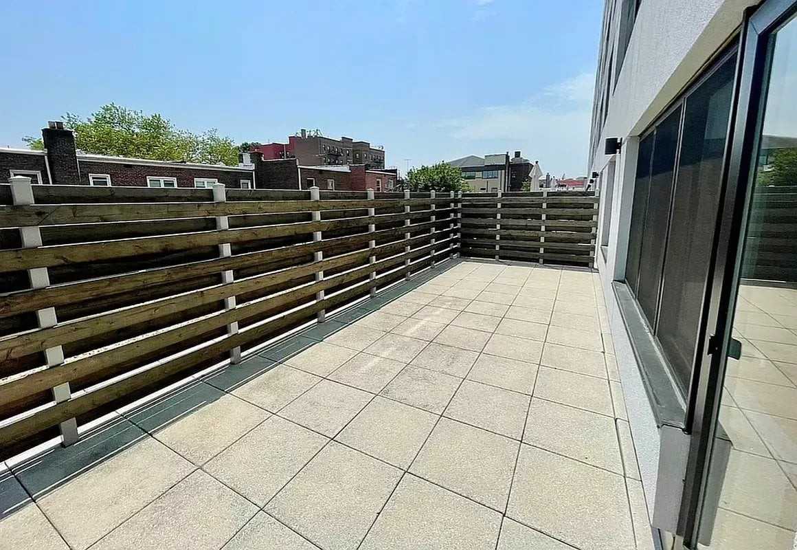 3157 31st St #208 - Photo 3 of 6