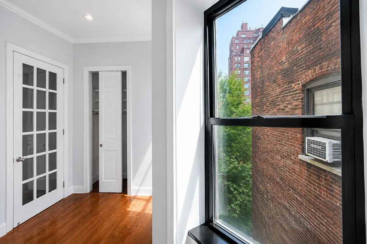 15 W 103rd St #5R - Photo 3 of 10