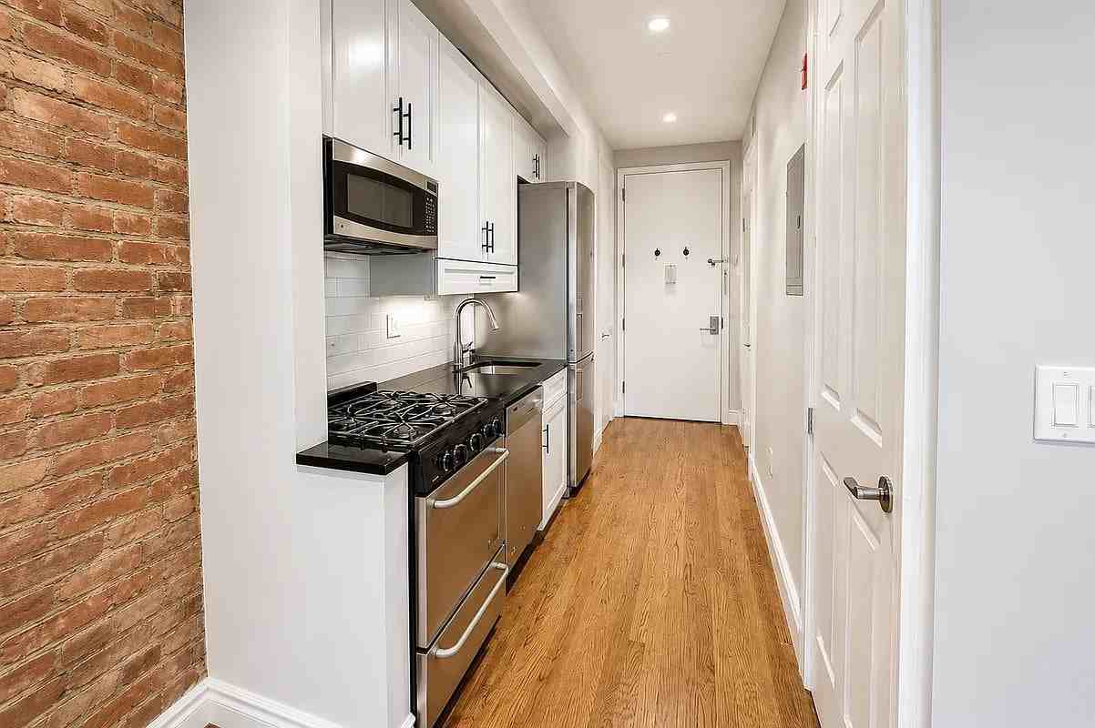 248 Mott St #5 - Photo 5 of 6