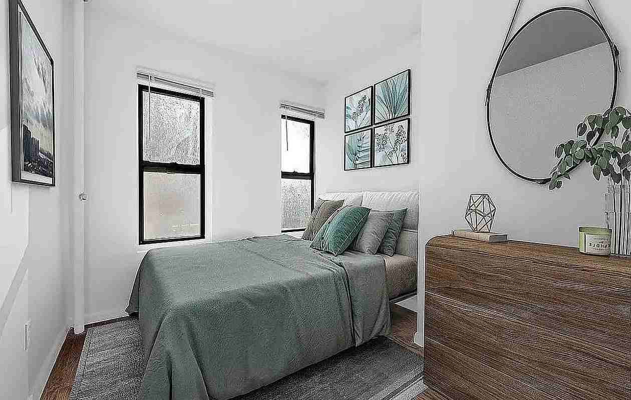 564 Hudson St #4 - Photo 2 of 4