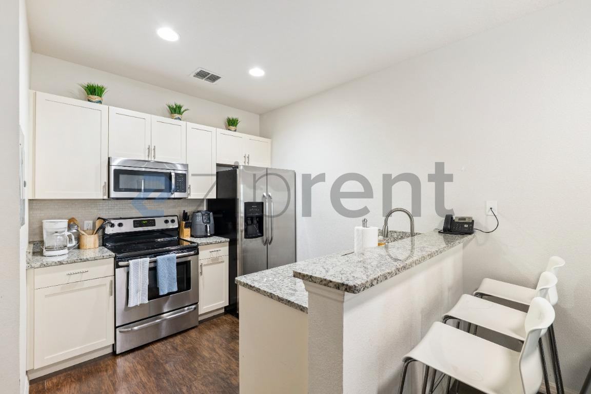 5364 Diplomat Ct #106 - Photo 6 of 16