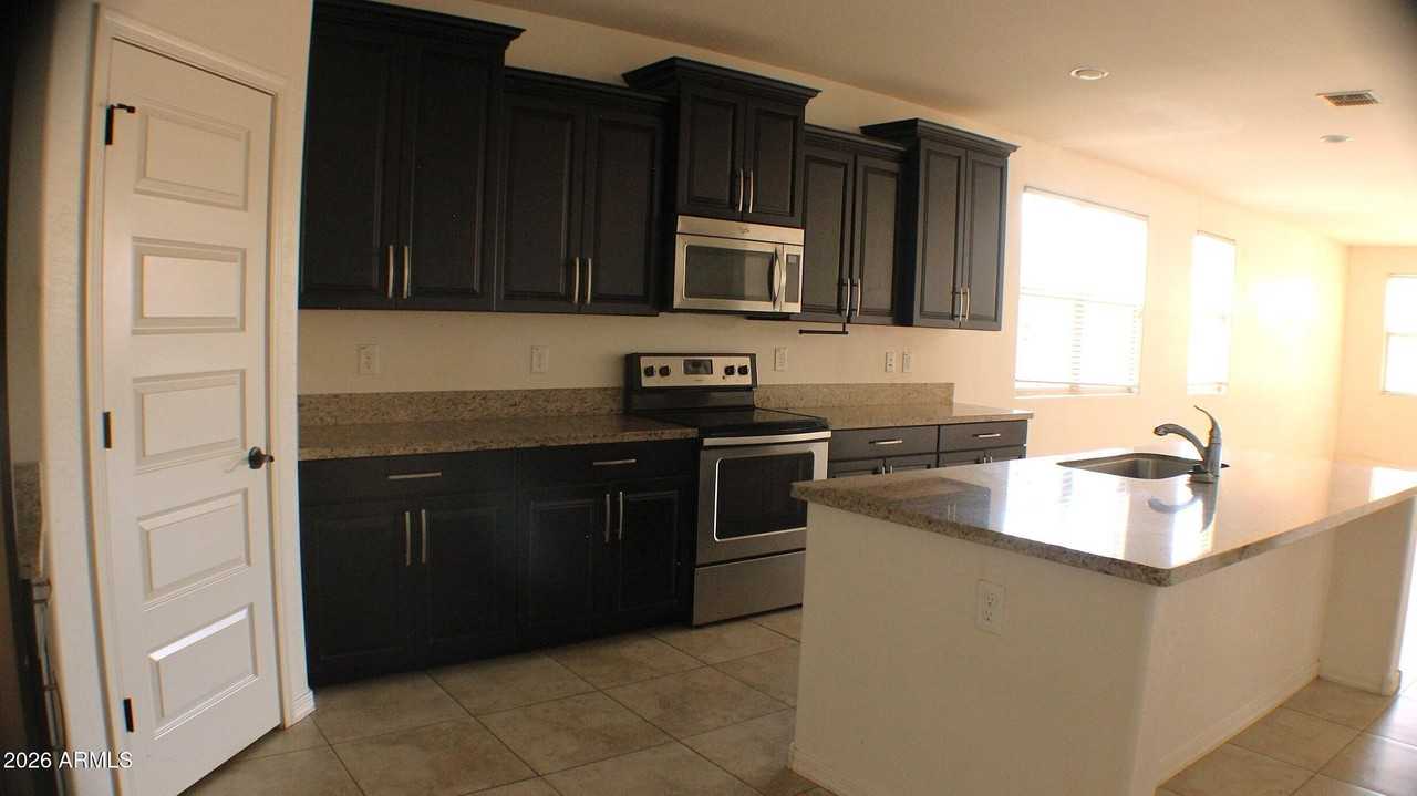 2421 S 103rd Dr - Photo 5 of 13