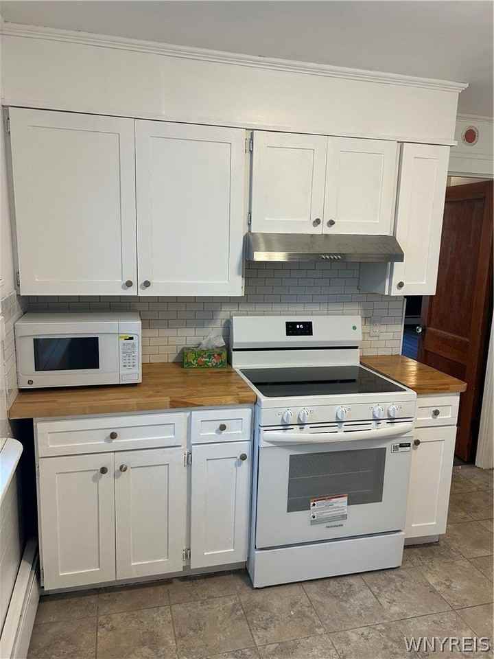 394 Westgate Rd - Photo 7 of 17