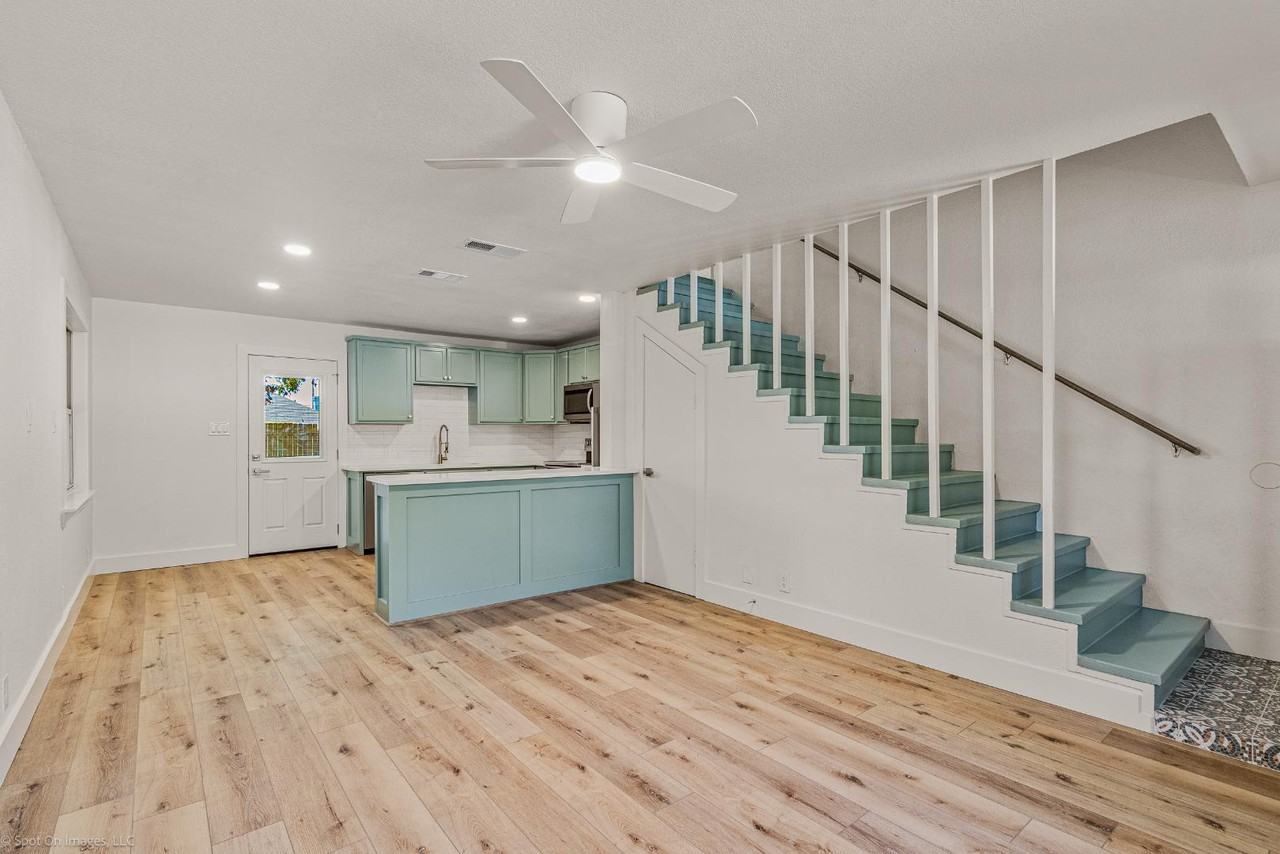 Terrell Duplex - Photo 7 of 10