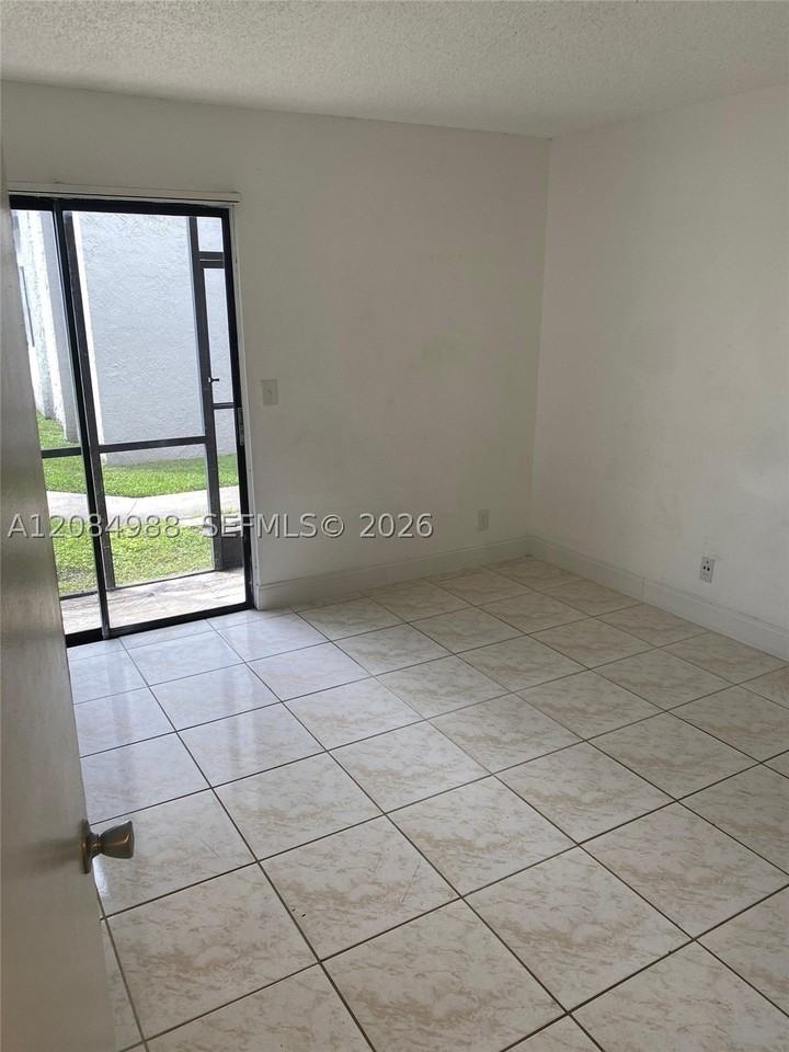 3016 Coral Ridge Dr #113B - Photo 5 of 14