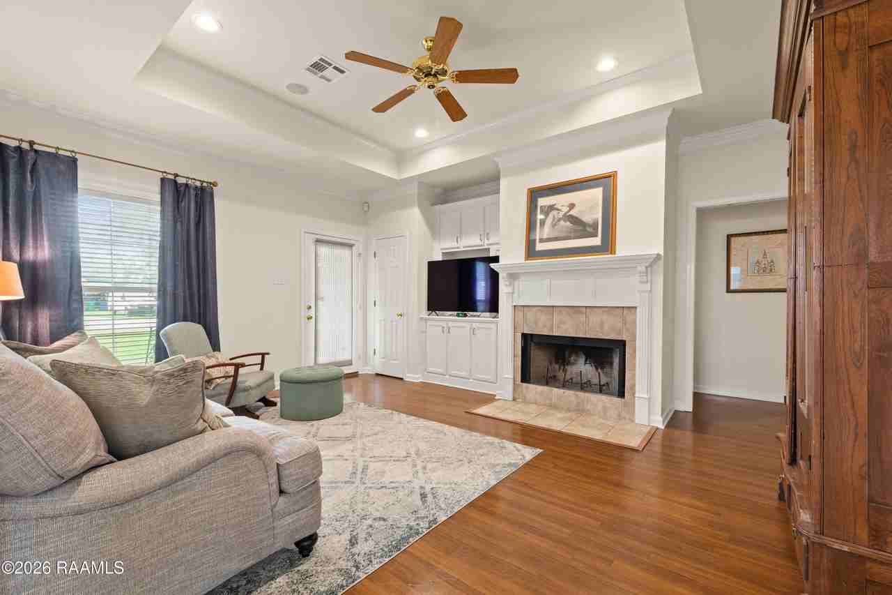 3040 Mark Twain St - Photo 3 of 26