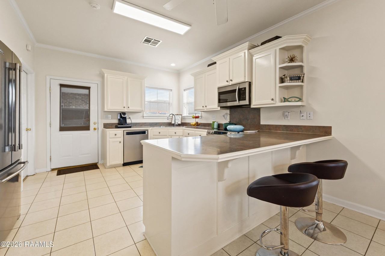 3040 Mark Twain St - Photo 4 of 26