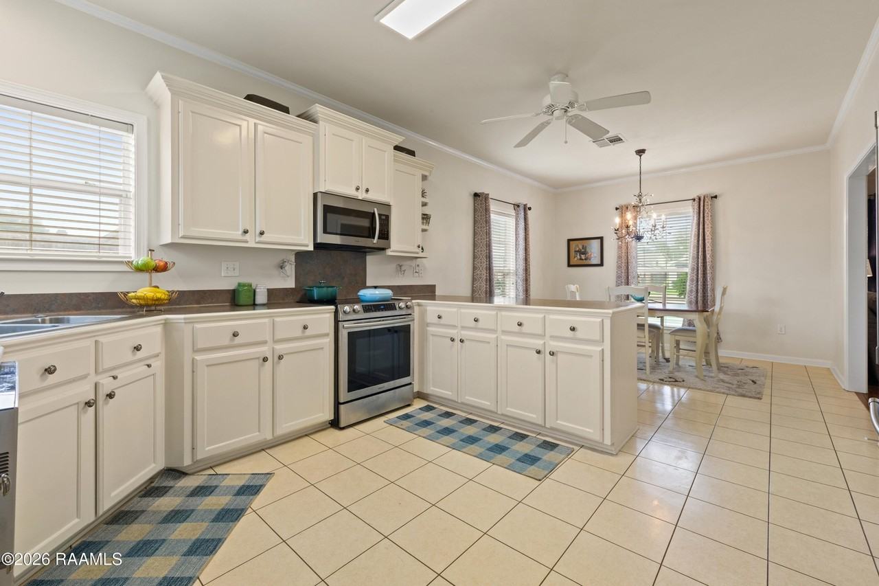 3040 Mark Twain St - Photo 6 of 26