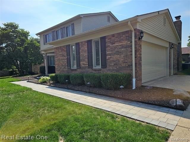 2070 Winchester Rd - Photo 2 of 26