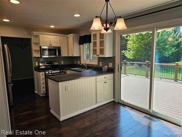 2070 Winchester Rd - Photo 4 of 26
