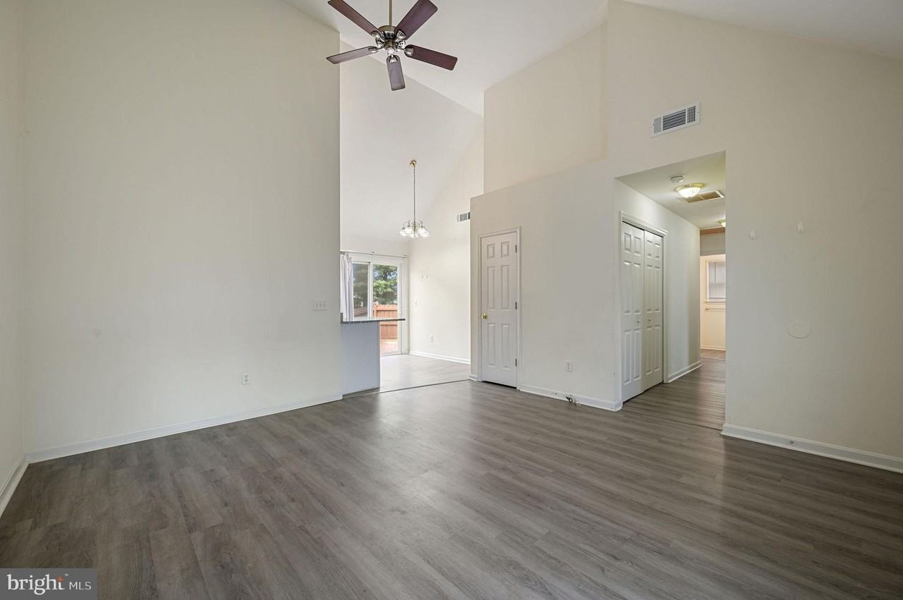 49 Winding Wood Dr