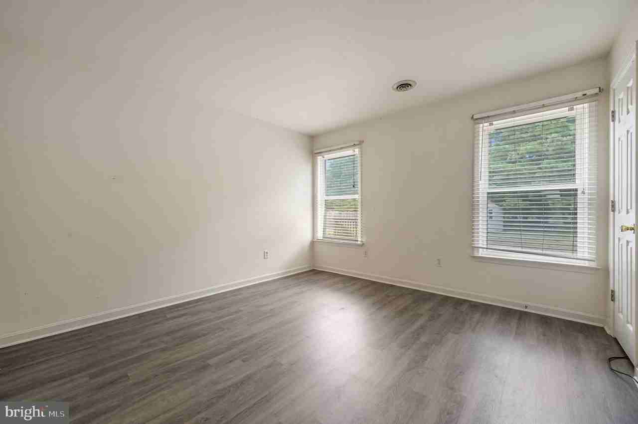 49 Winding Wood Dr - Photo 3 of 9