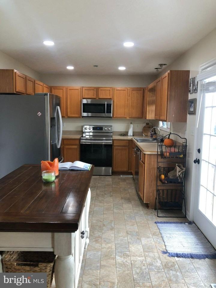 199 Wallace Ave - Photo 4 of 17
