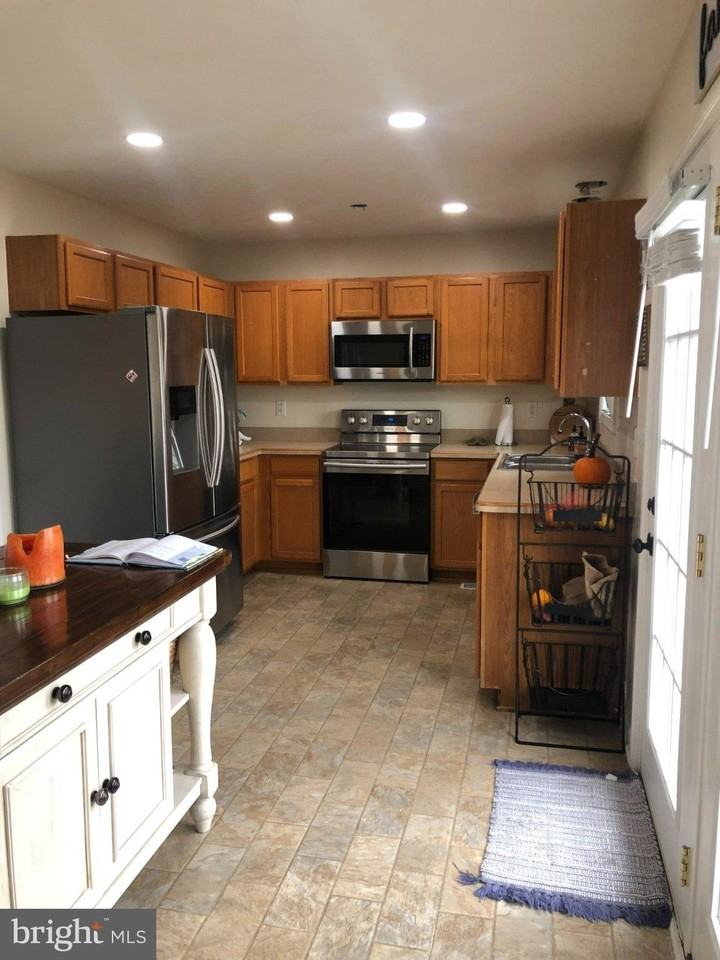 199 Wallace Ave - Photo 5 of 17