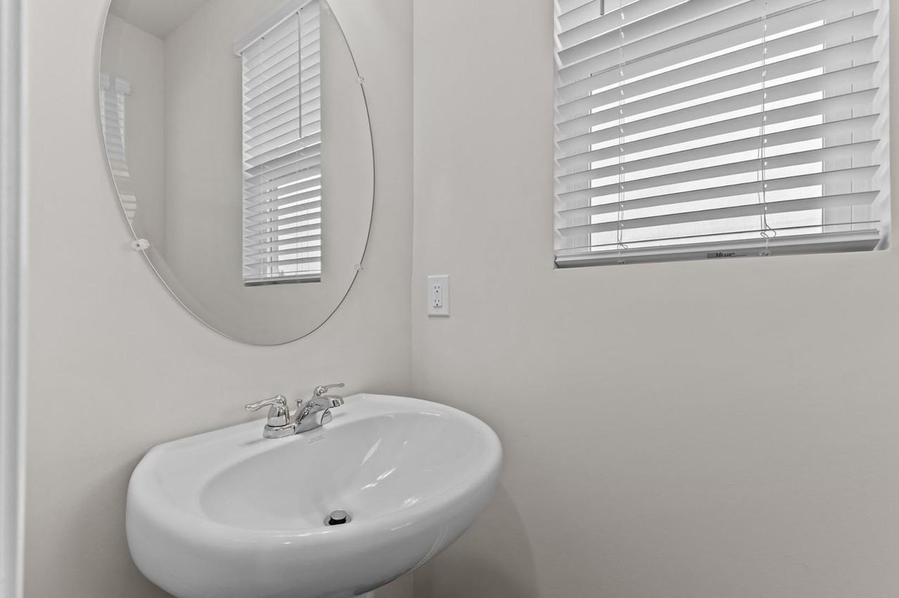 4900 Arkose Dr - Photo 4 of 50