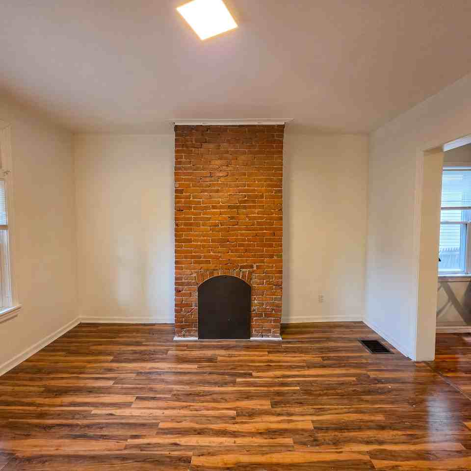 110 Kirk Ave #1 - Photo 4 of 31