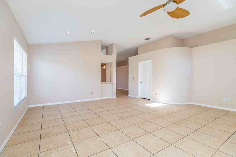 1610 Sand Key Cir - Photo 3 of 15
