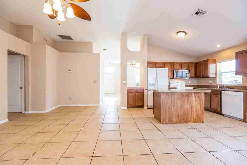 1610 Sand Key Cir - Photo 5 of 15