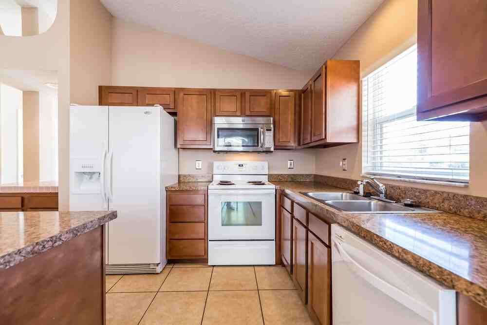 1610 Sand Key Cir - Photo 7 of 15